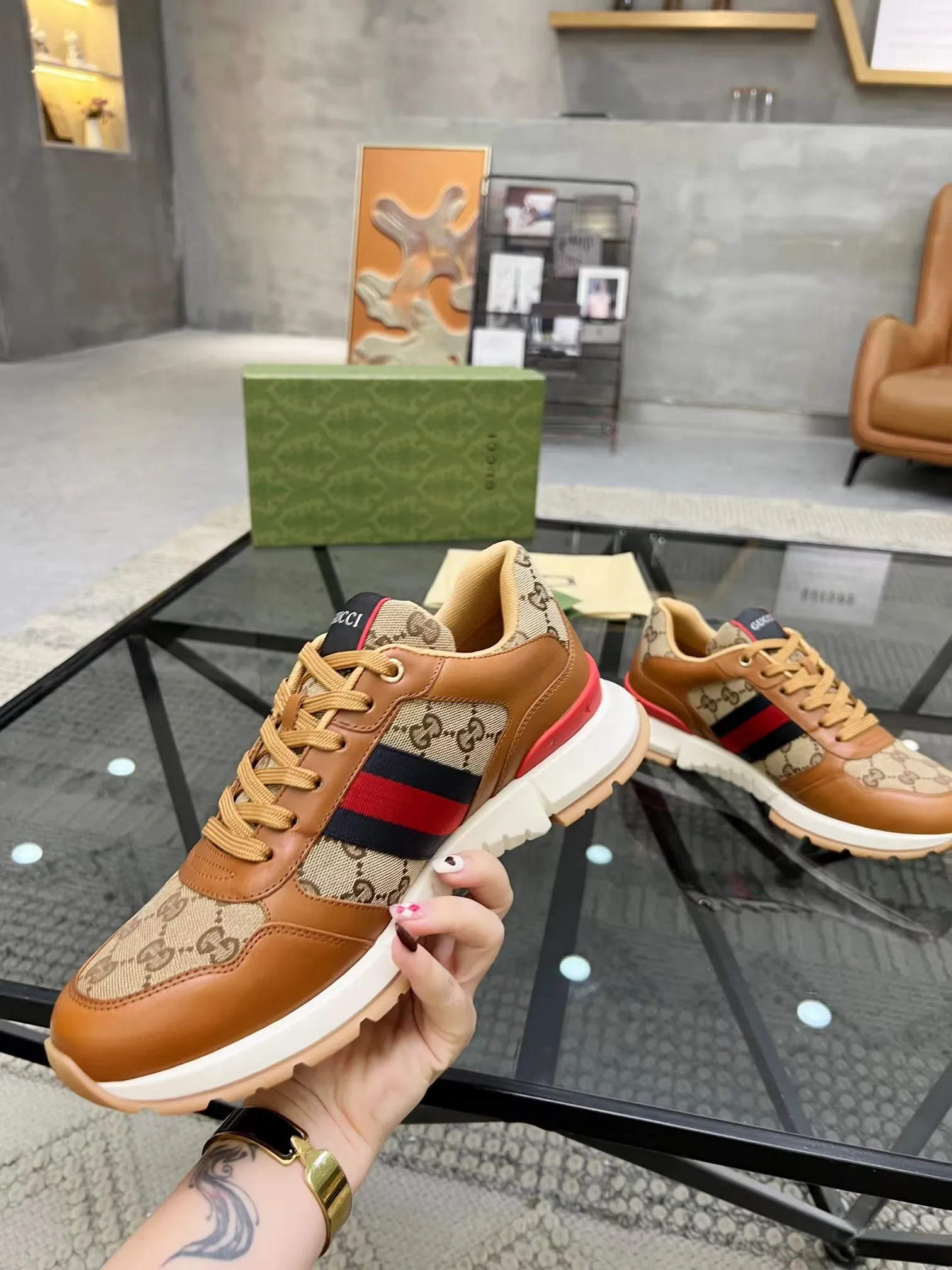Men's Men's Shoes 💰440 [New Style] 🎍🎍New Style Gucci - Men's Shoes GUCCI [Lightning] The latest shoes are shipped. Original quality, fashionable, made of special materials, sheepskin lining, brand new packaging. The foot feels super comfortable and the workmanship is impeccable. Size: 38-45